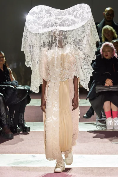 Look 14